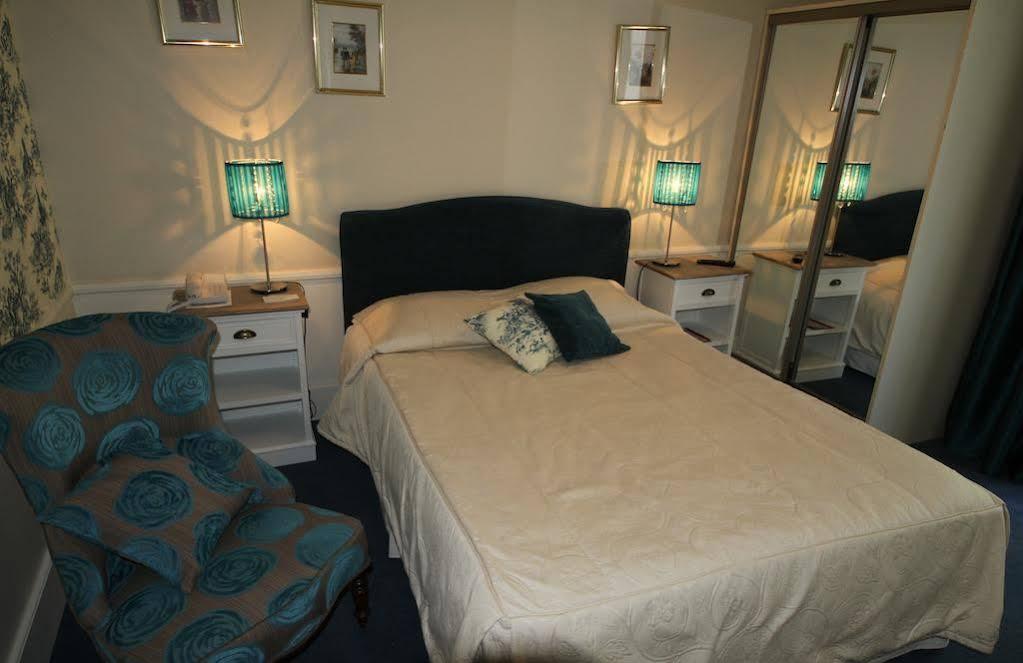 Brit Hotel & Spa Le Roc Au Chien Bagnoles de l'Orne Normandie Екстериор снимка