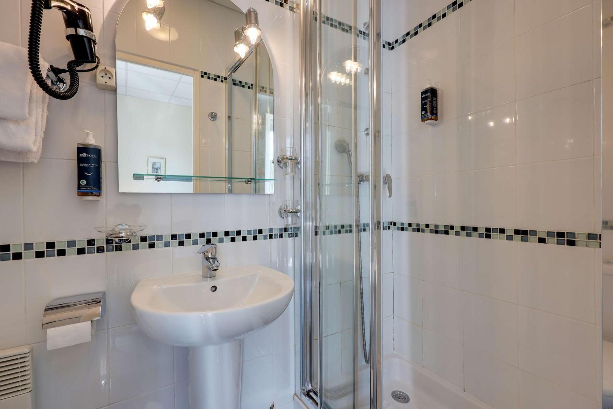 Brit Hotel & Spa Le Roc Au Chien Bagnoles de l'Orne Normandie Екстериор снимка