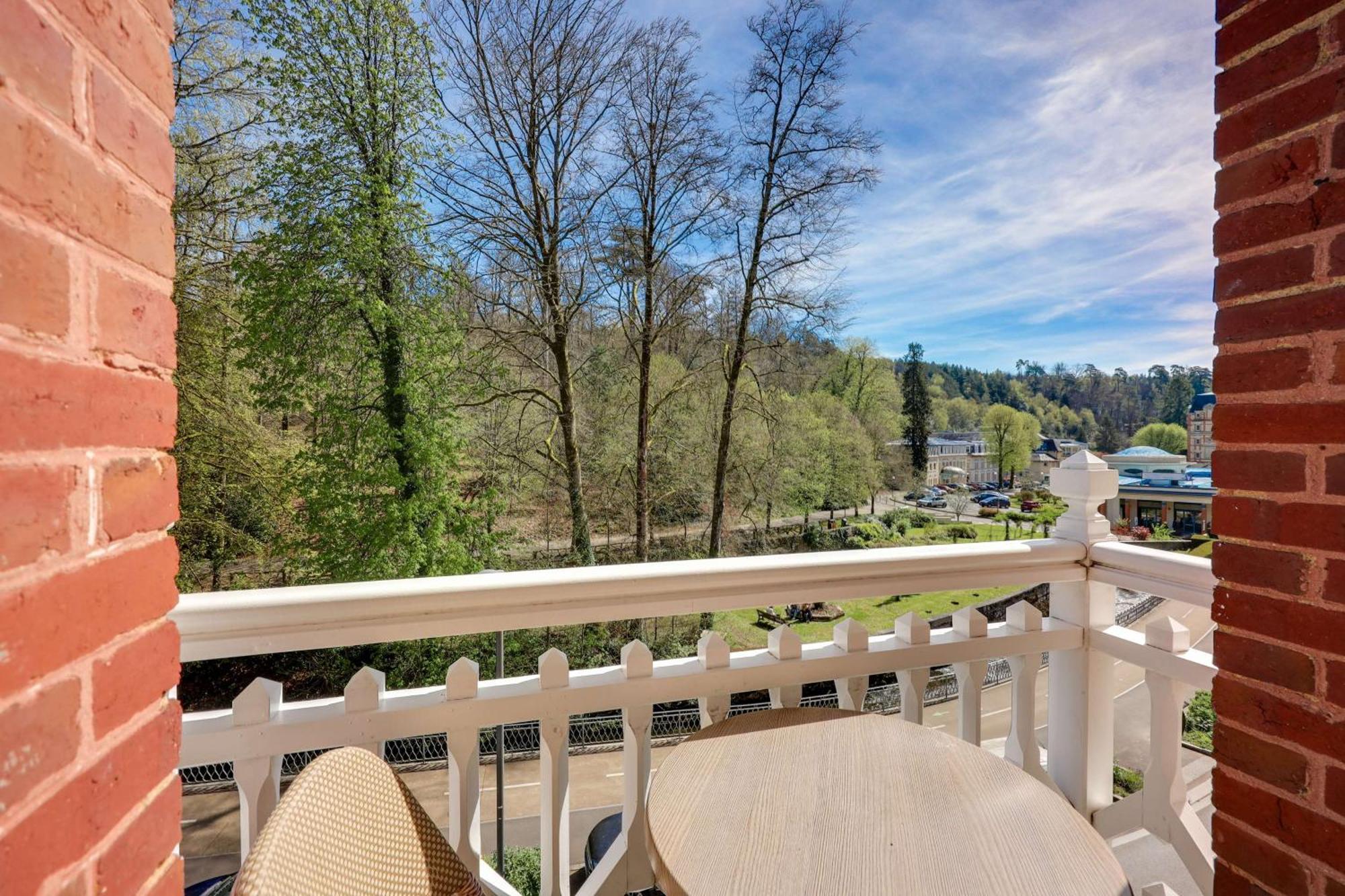 Brit Hotel & Spa Le Roc Au Chien Bagnoles de l'Orne Normandie Екстериор снимка