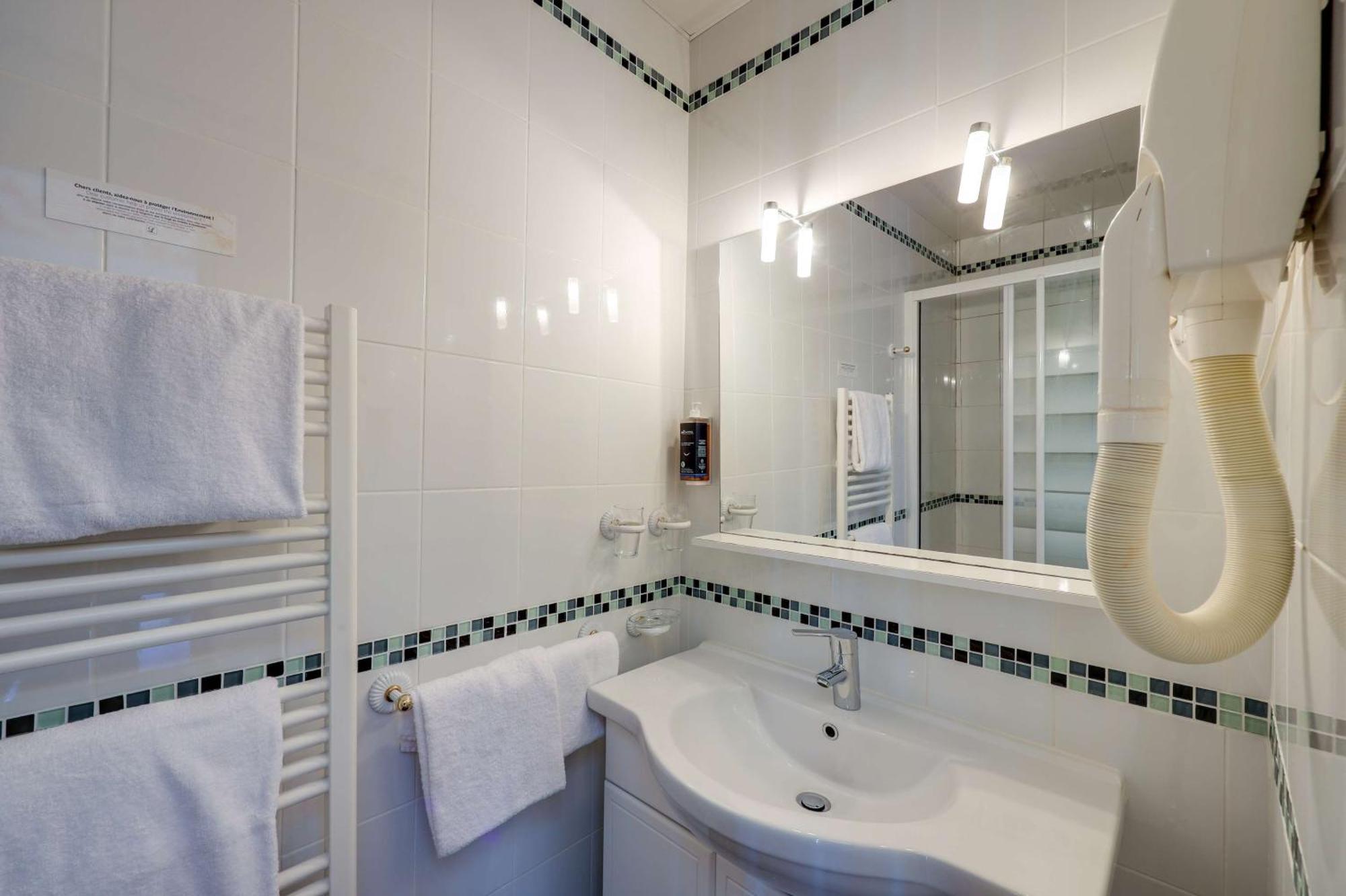 Brit Hotel & Spa Le Roc Au Chien Bagnoles de l'Orne Normandie Екстериор снимка