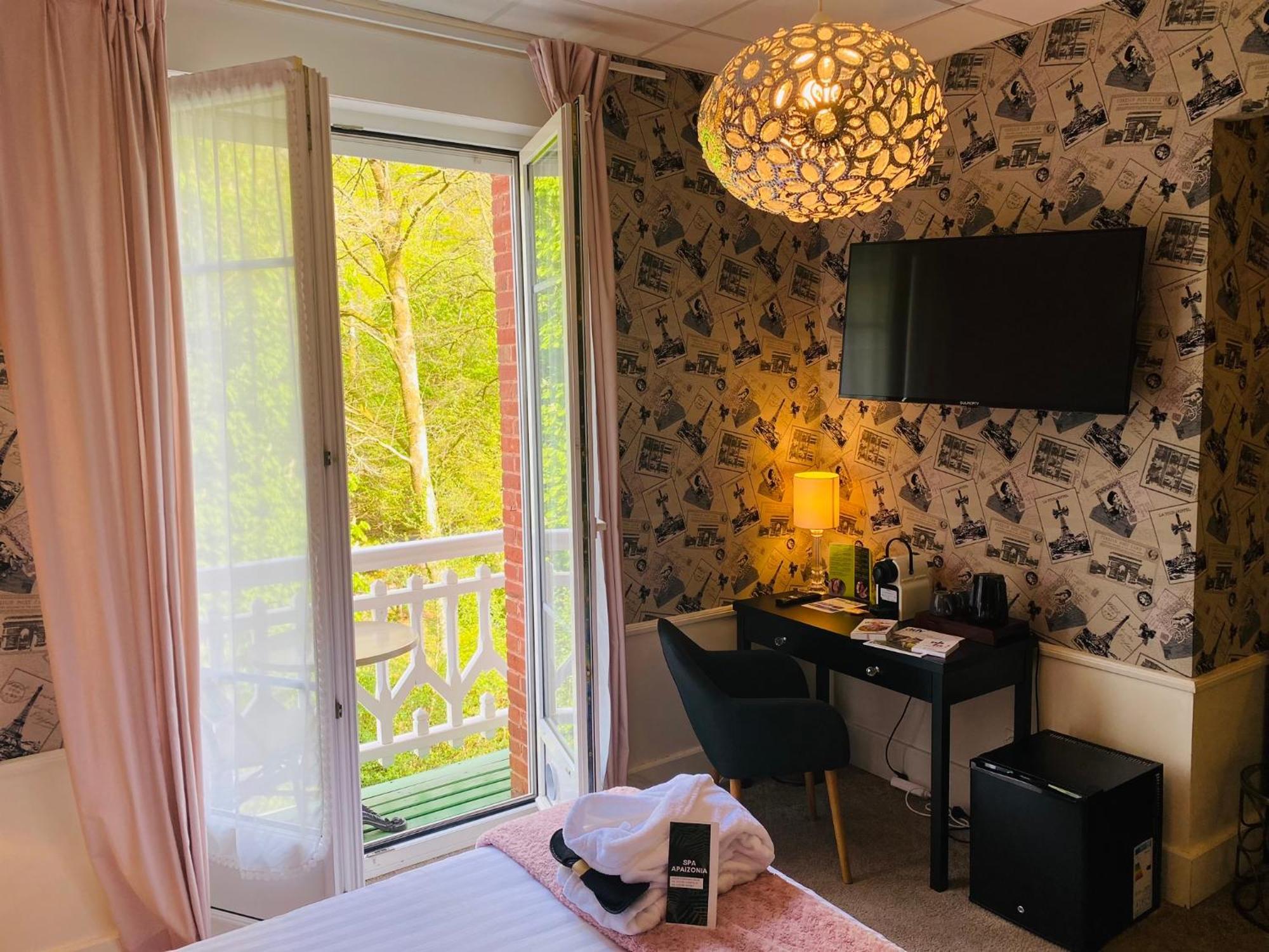Brit Hotel & Spa Le Roc Au Chien Bagnoles de l'Orne Normandie Екстериор снимка