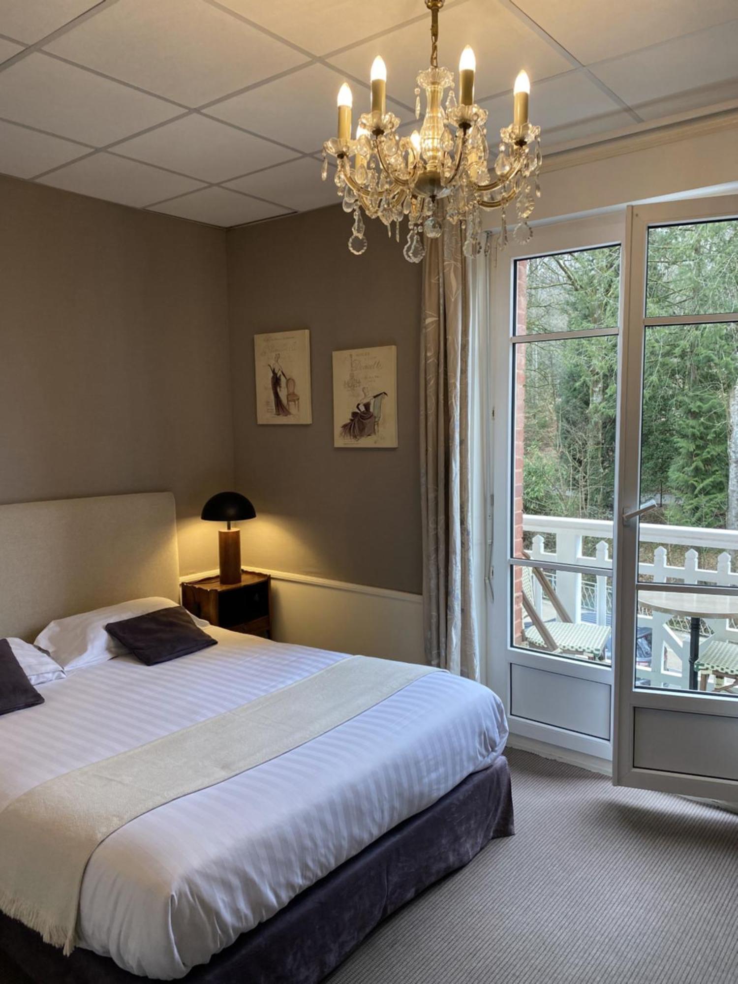 Brit Hotel & Spa Le Roc Au Chien Bagnoles de l'Orne Normandie Екстериор снимка